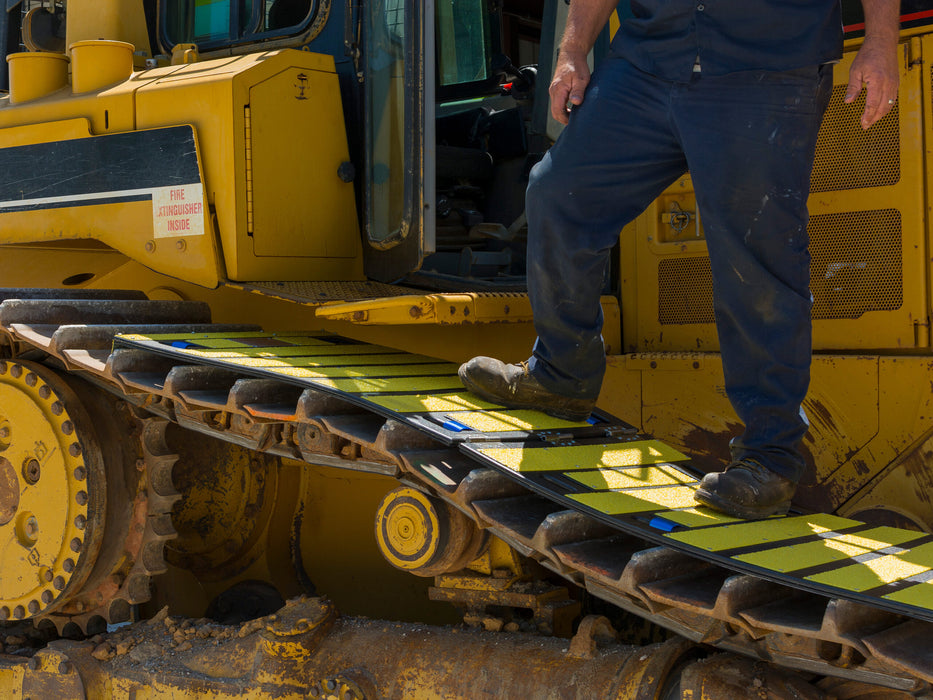 Dozer Maintenance 2-Piece Strappable Mat 28.3″ × 78.7″ — Anti-Slip Track Walkway Mat