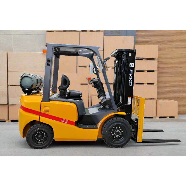 4 Wheel Forklift | Liquid Propane | 5000 lbs Capacity | EKKO EK25TLP