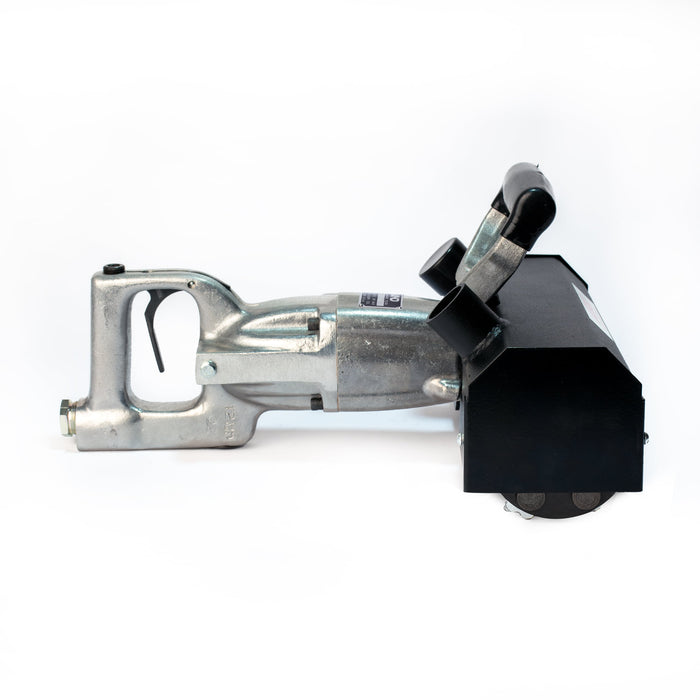 Aurand MP6ECV 12″ Pneumatic Carbide Deck Scaler with Vacuum Shroud – Heavy‑Duty Dust‑Controlled Surface Prep