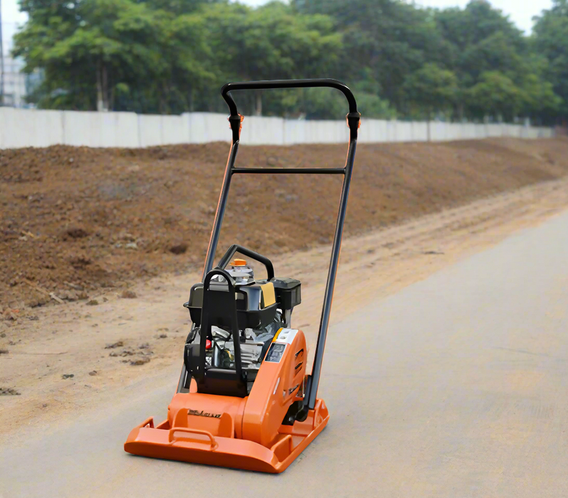 Plate Compactor | Honda GX160 | 3080 lb CF | 17.7'' Plate | Multiquip MVC82VH